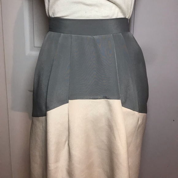 BCBG Silk Cute Summer Skirt - Picture 6 of 8